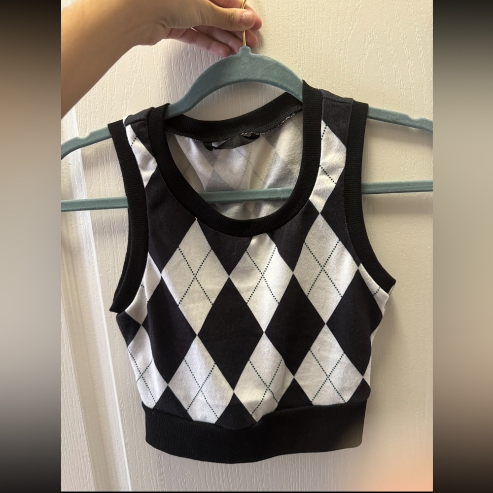 Black and white top
